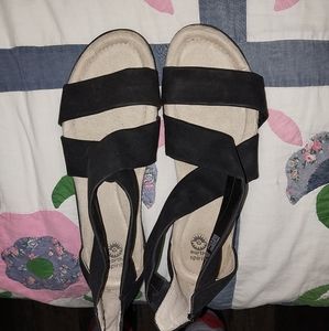 Earth Spirit sandles with zip up back size 11 Like New